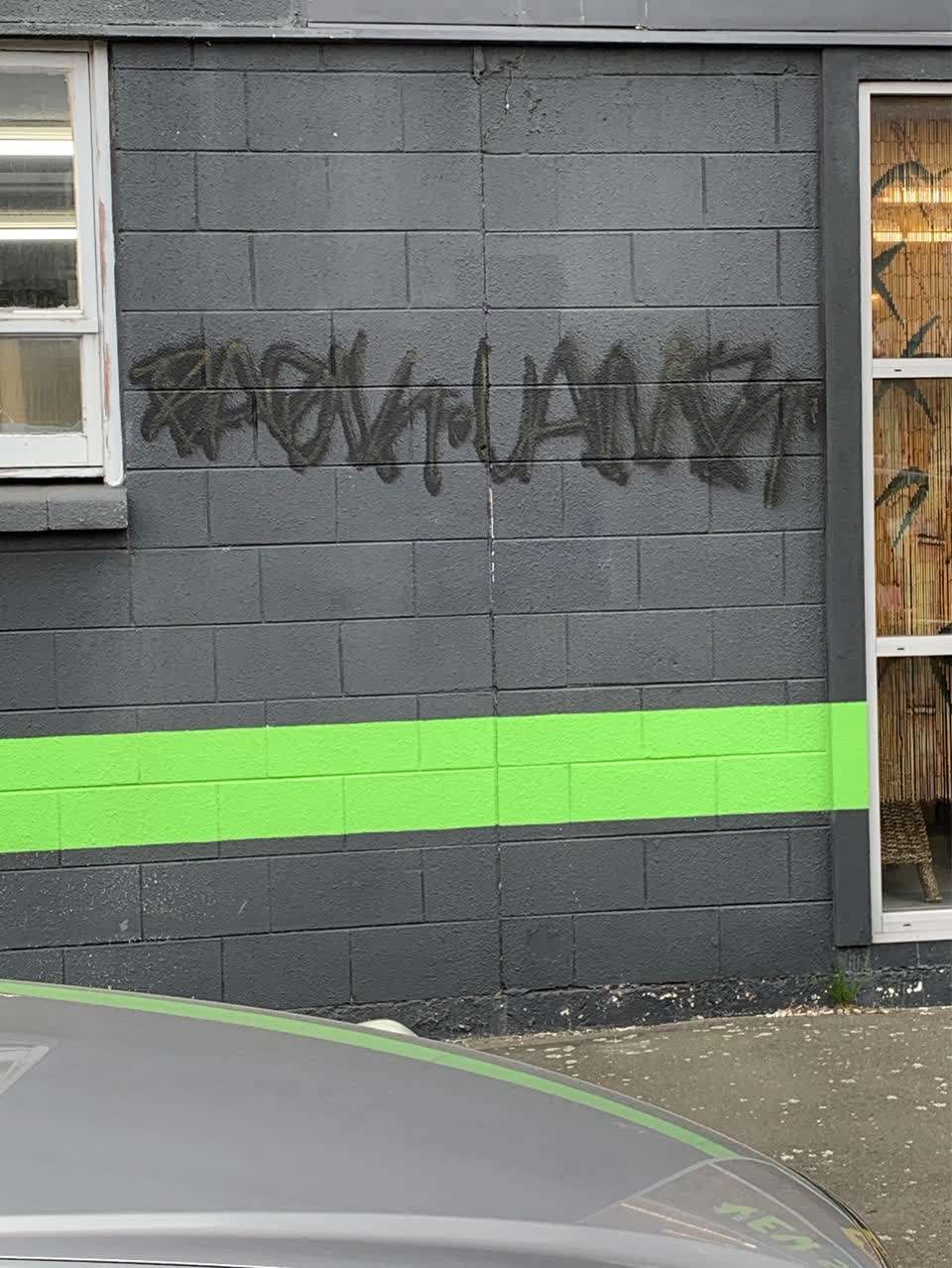 The photograph attached to this graffiti report
