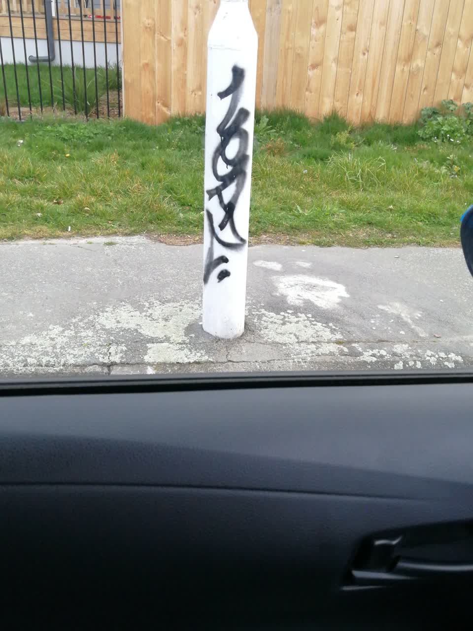 The photograph attached to this graffiti report