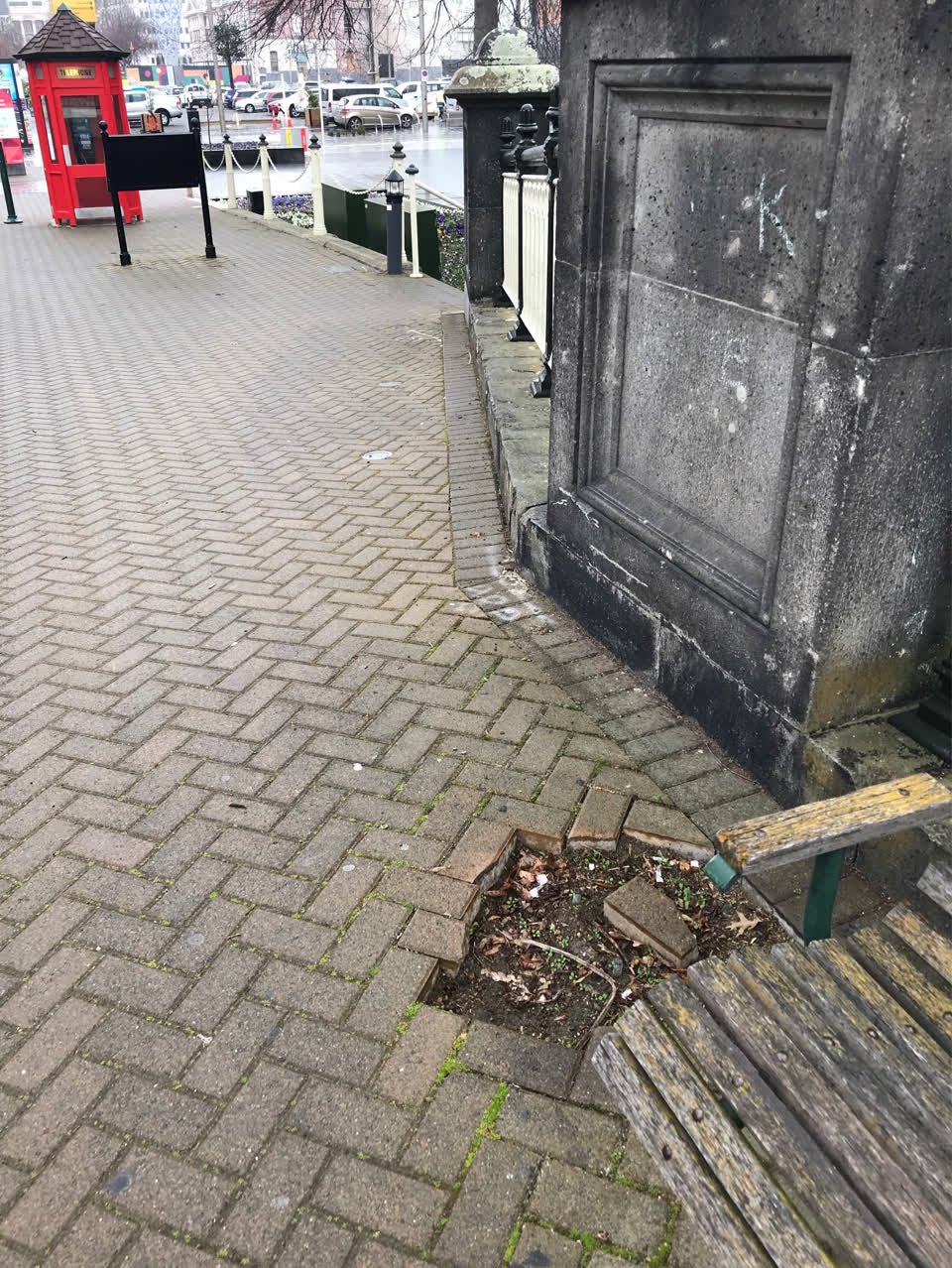 The photograph attached to this roading/streets report