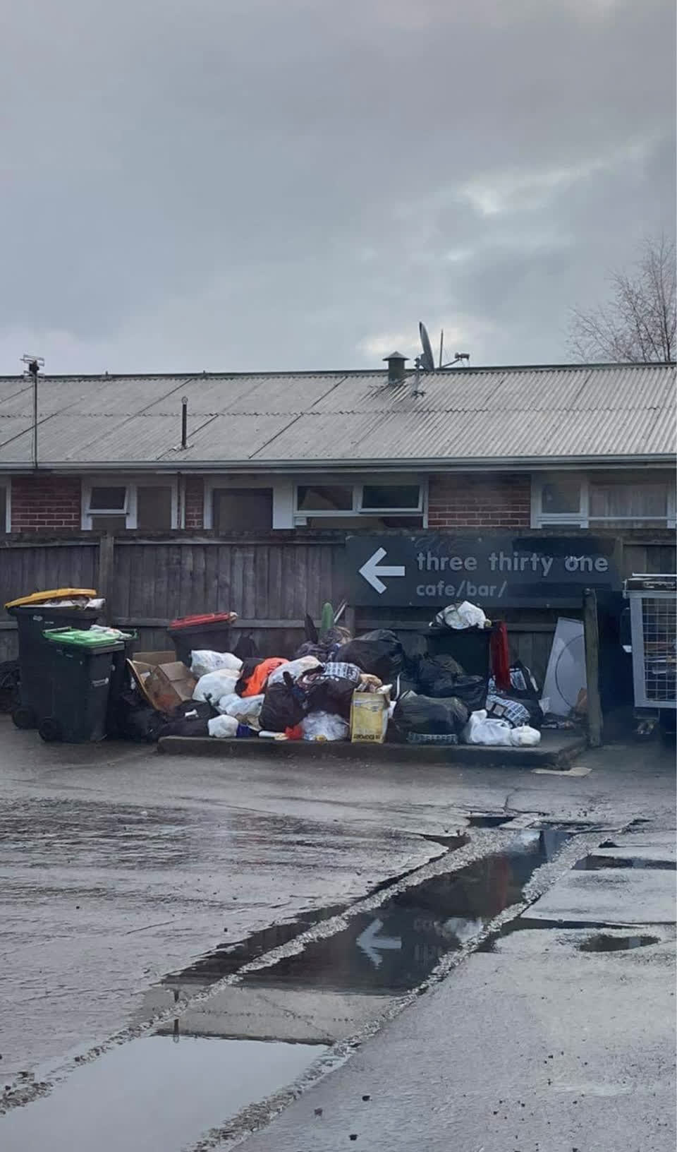 The photograph attached to this rubbish/recycling report