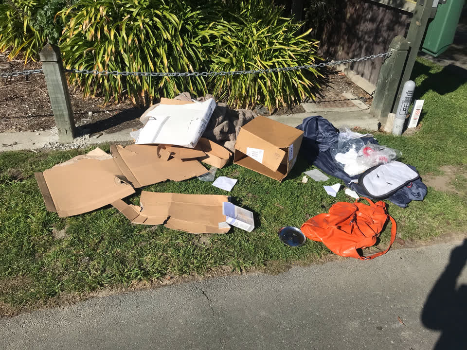 The photograph attached to this rubbish/recycling report