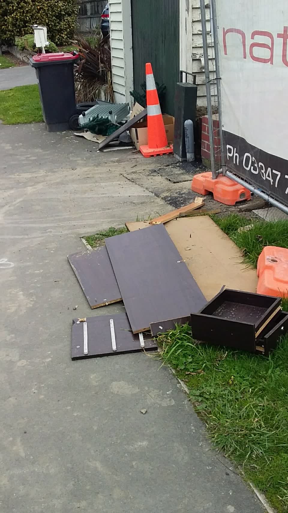 The photograph attached to this rubbish/recycling report