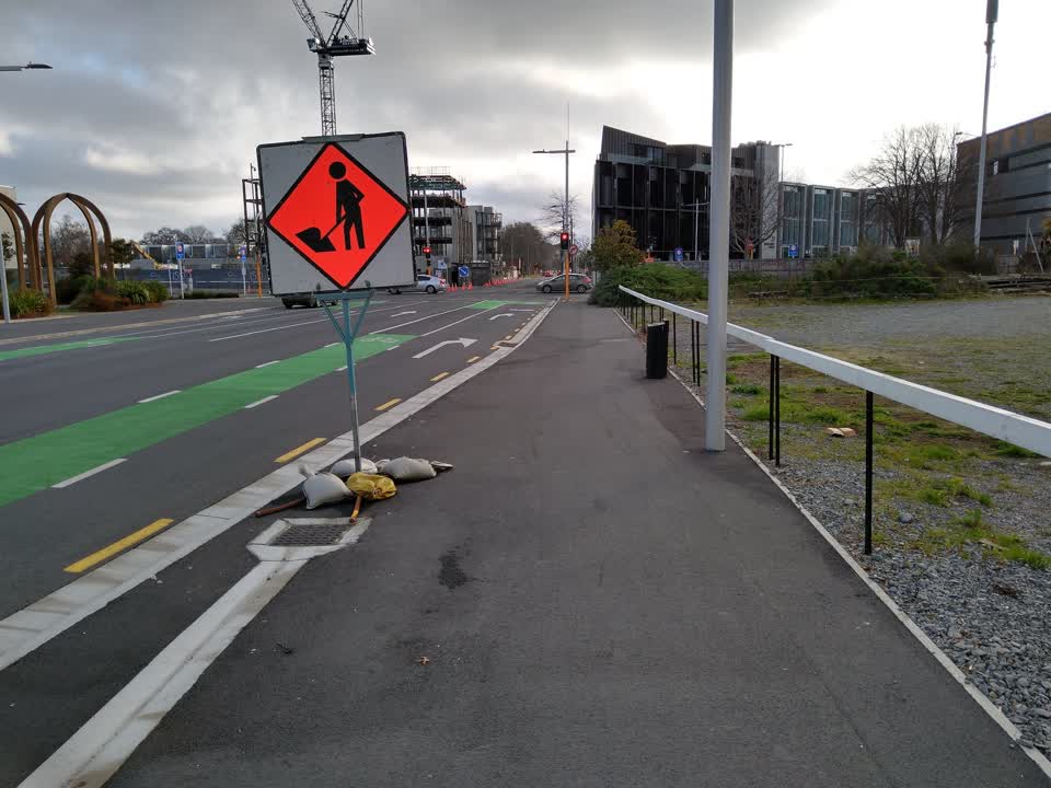The photograph attached to this roading/streets report