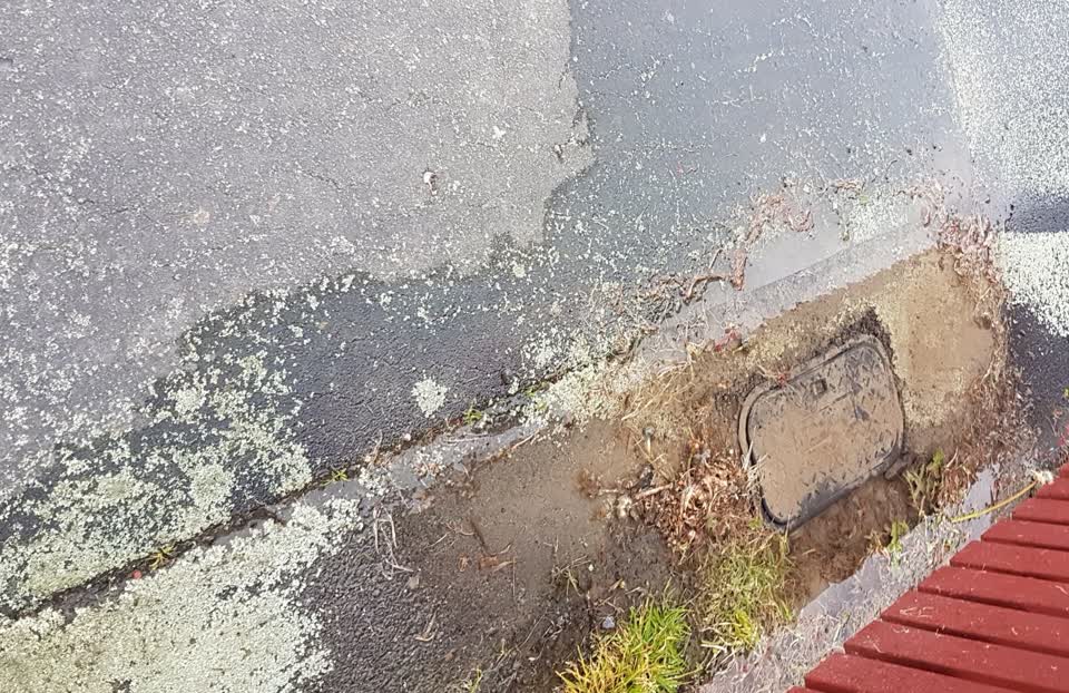 The photograph attached to this water supply report