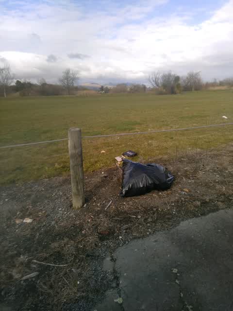 Rubbish/Recycling, a report photo