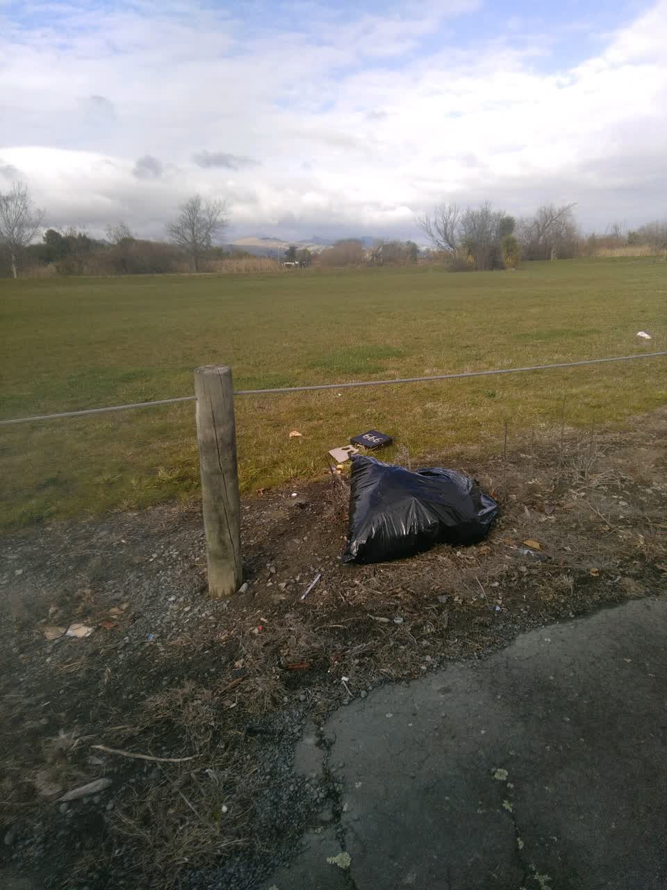 The photograph attached to this rubbish/recycling report