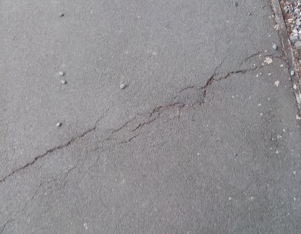 The photograph attached to this roading/streets report