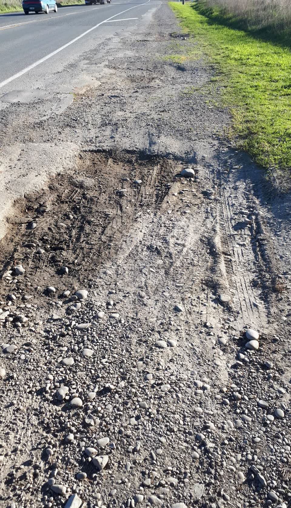 The photograph attached to this roading/streets report