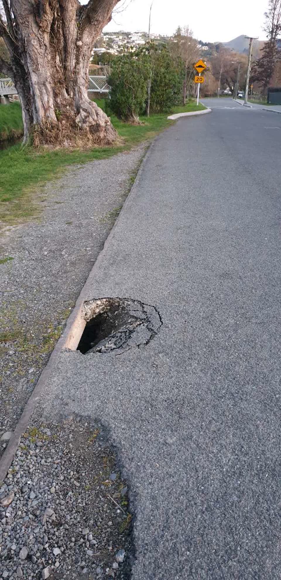 The photograph attached to this roading/streets report