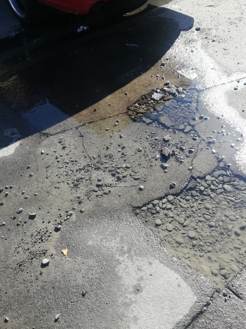 The photograph attached to this roading/streets report