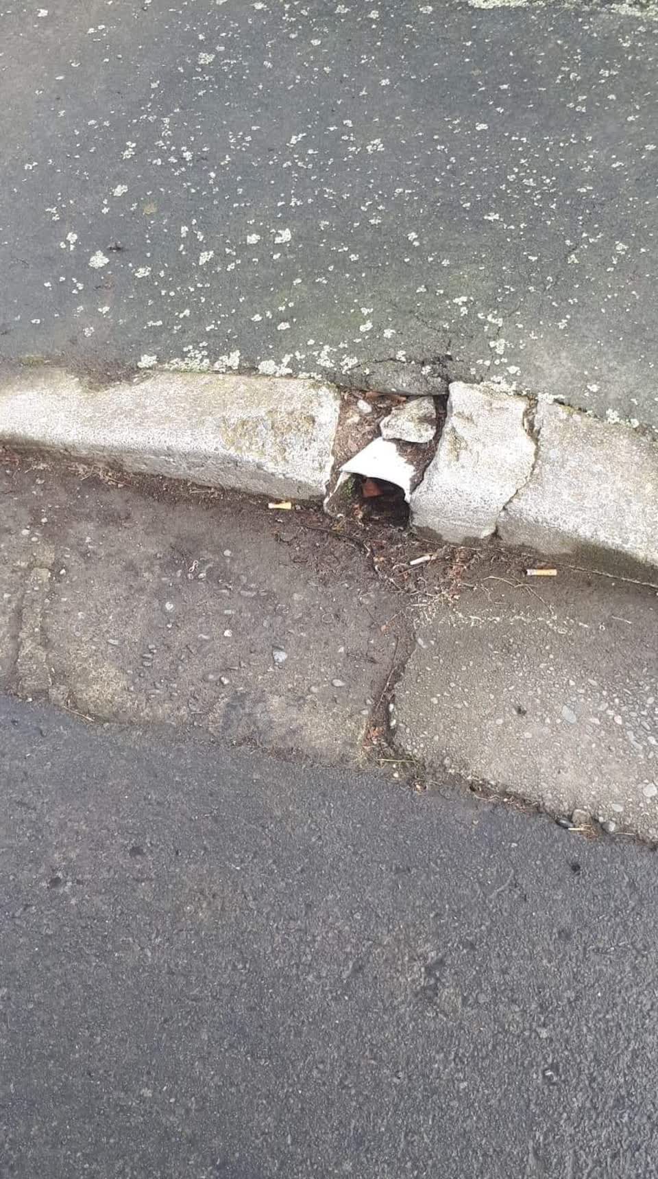 The photograph attached to this roading/streets report