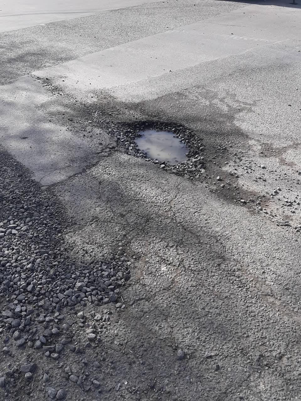 The photograph attached to this roading/streets report