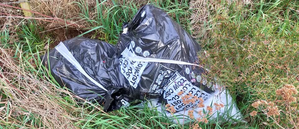 The photograph attached to this rubbish/recycling report