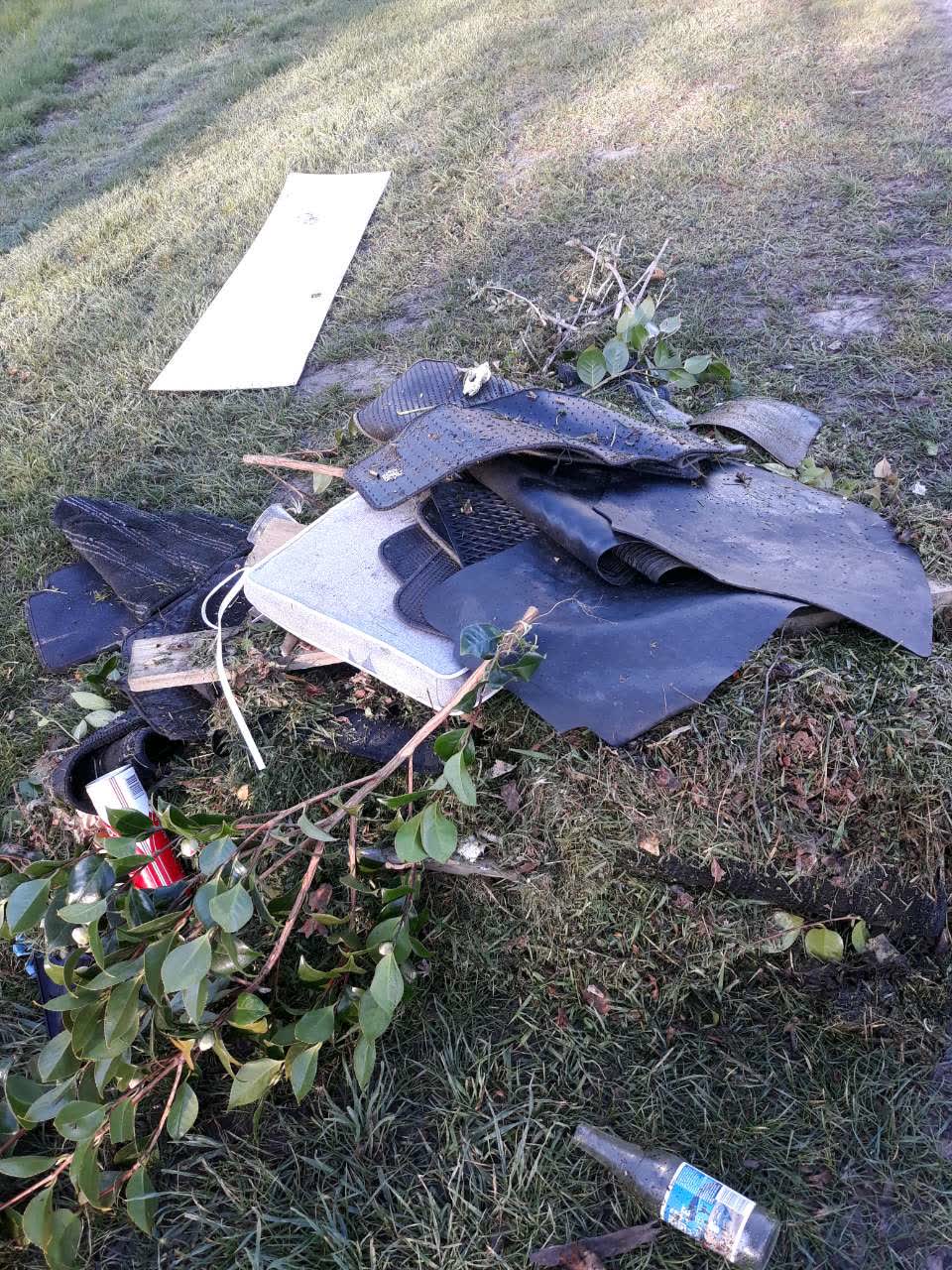 The photograph attached to this rubbish/recycling report