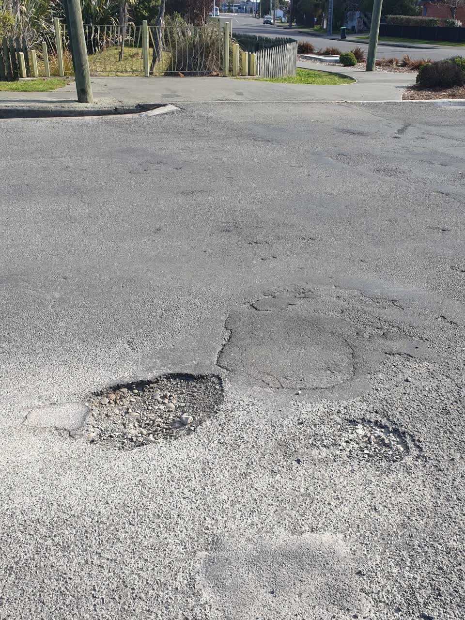 The photograph attached to this roading/streets report