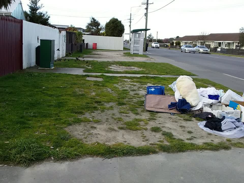 The photograph attached to this rubbish/recycling report