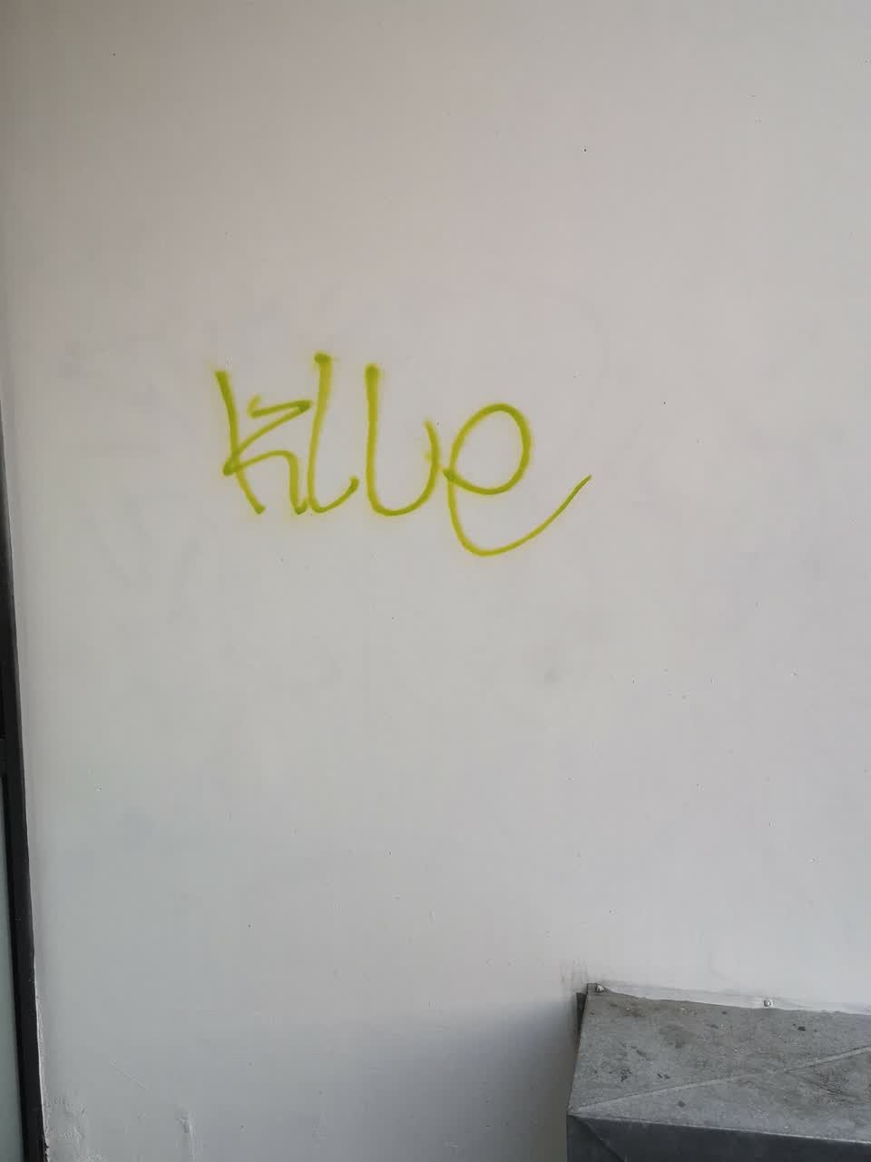 The photograph attached to this graffiti report