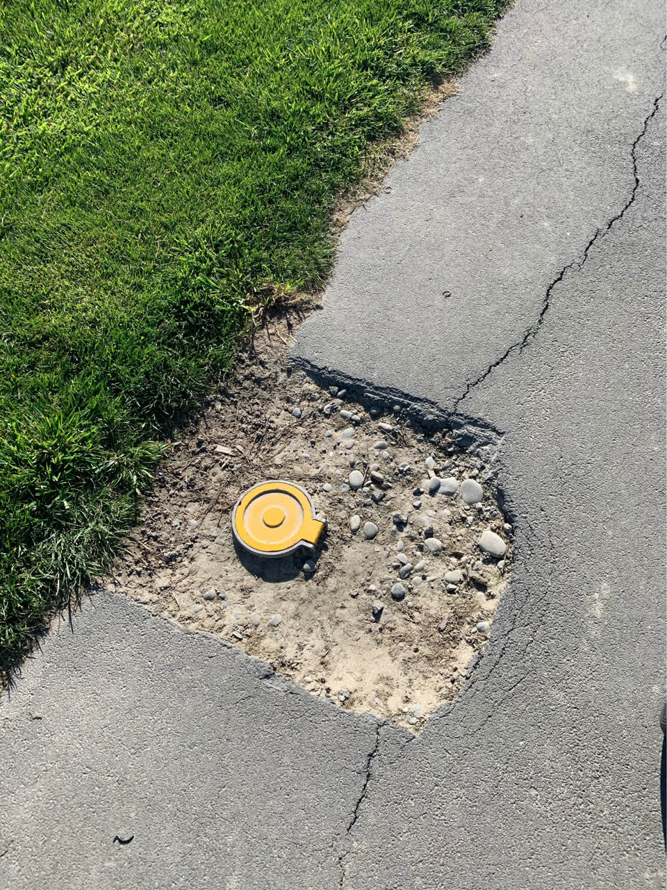 The photograph attached to this roading/streets report