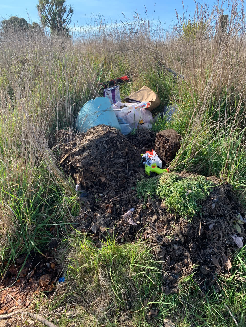 The photograph attached to this rubbish/recycling report