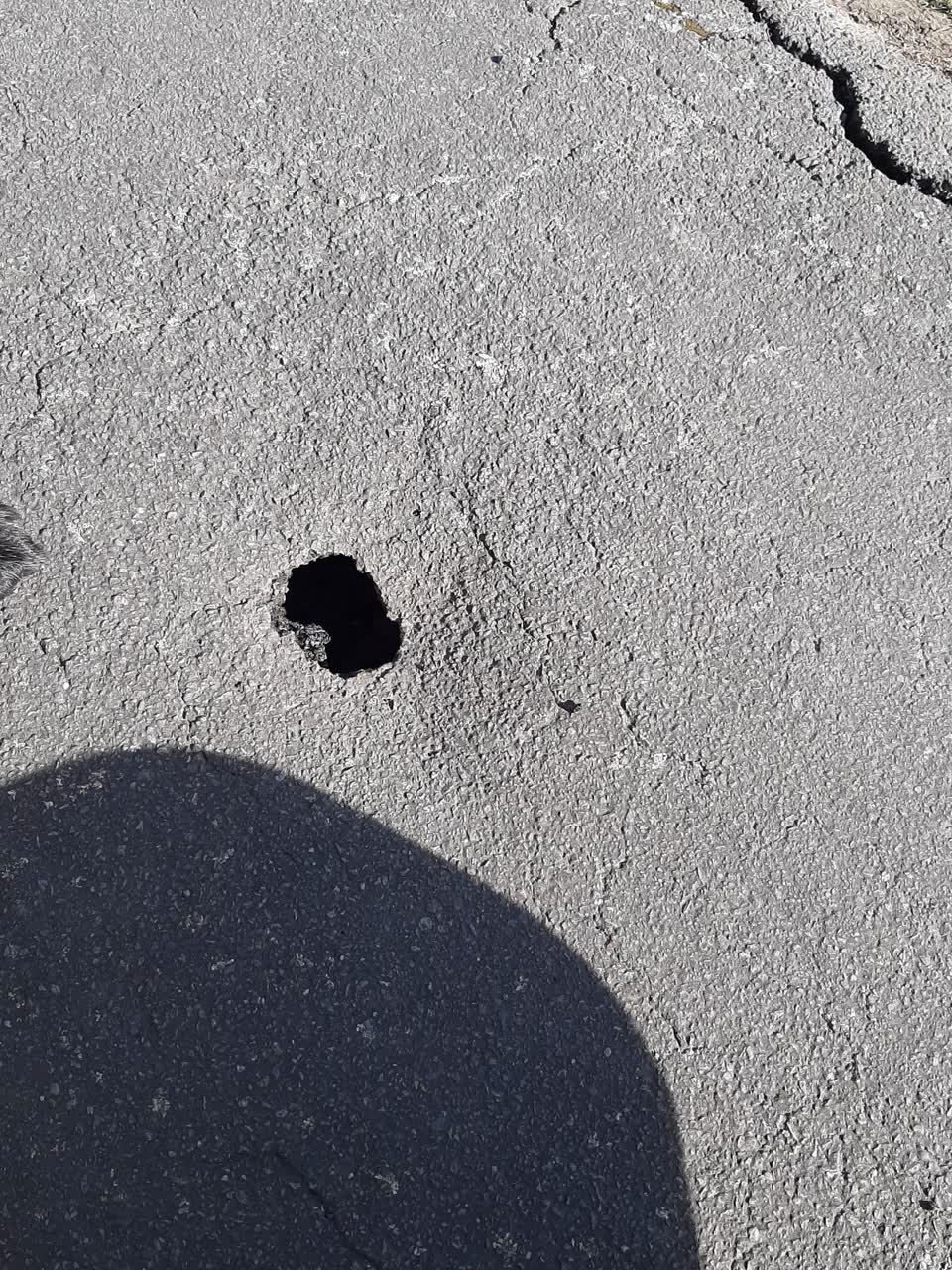 The photograph attached to this roading/streets report