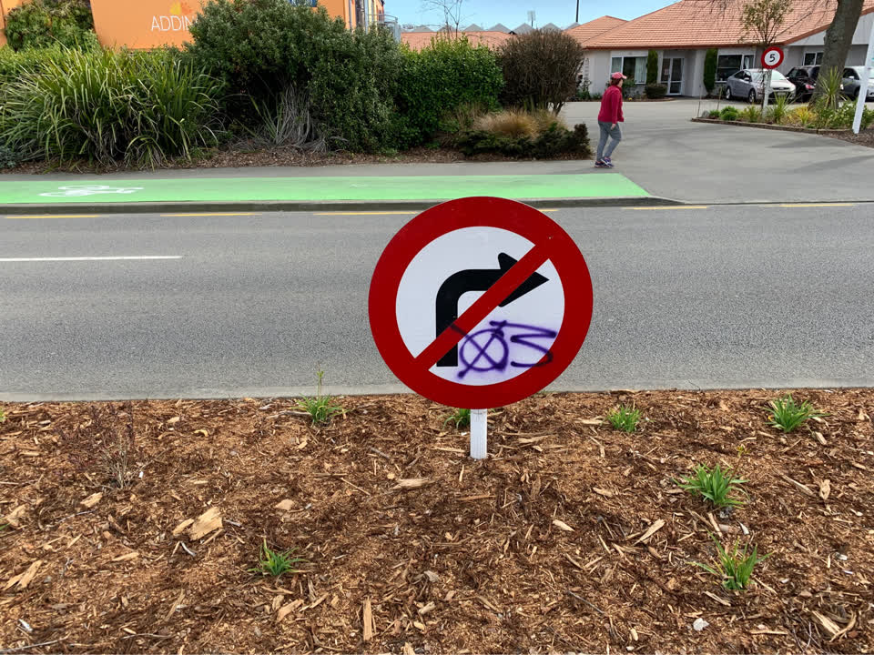 The photograph attached to this graffiti report