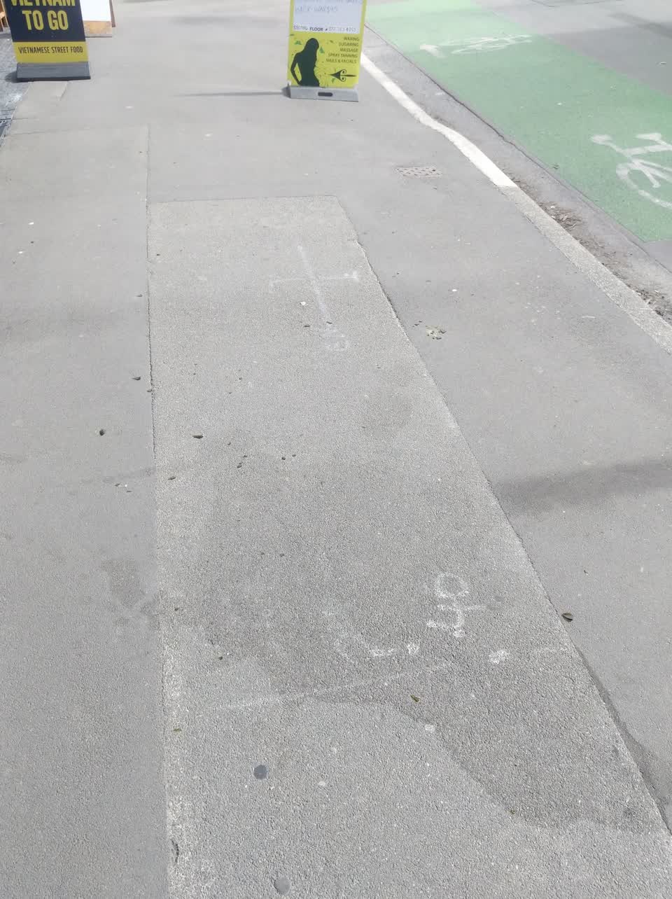 The photograph attached to this roading/streets report