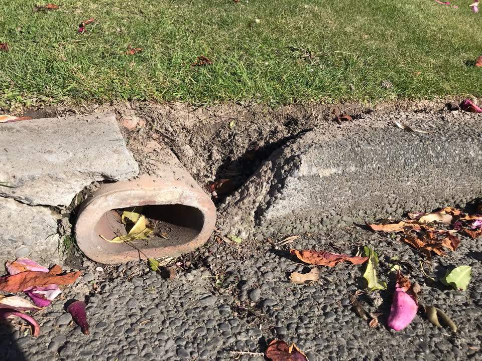 The photograph attached to this roading/streets report