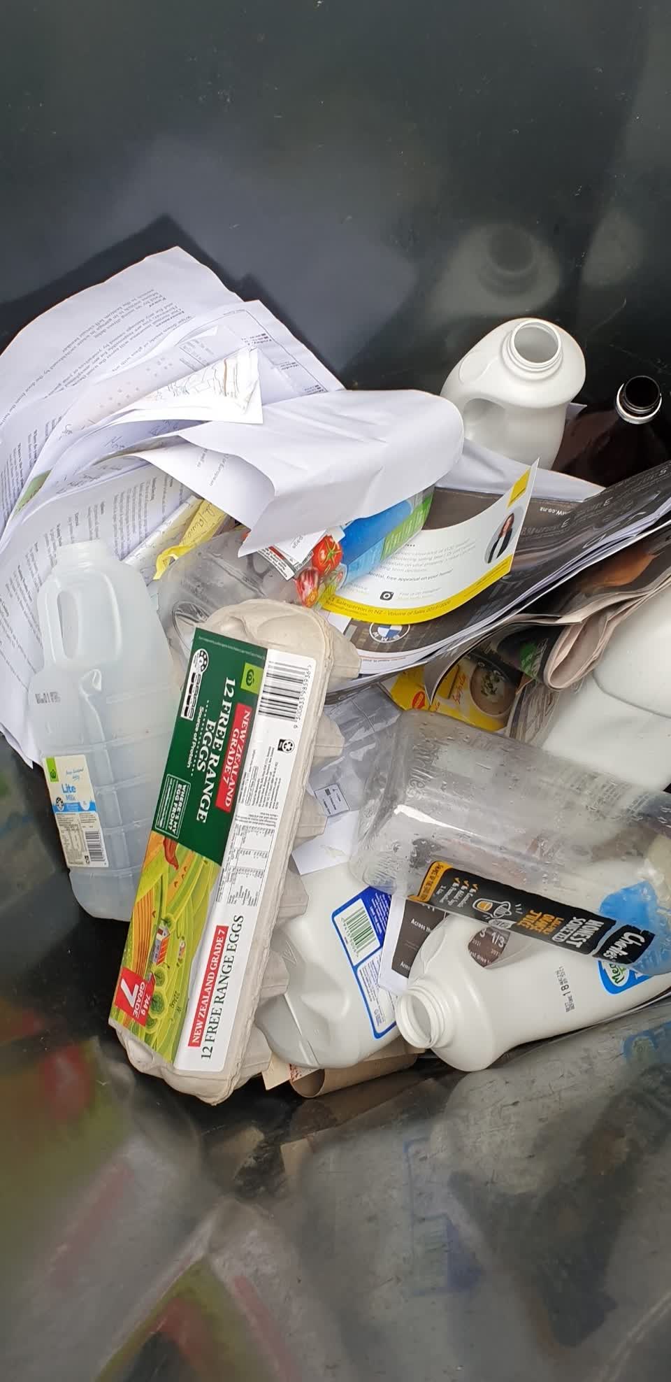 The photograph attached to this rubbish/recycling report