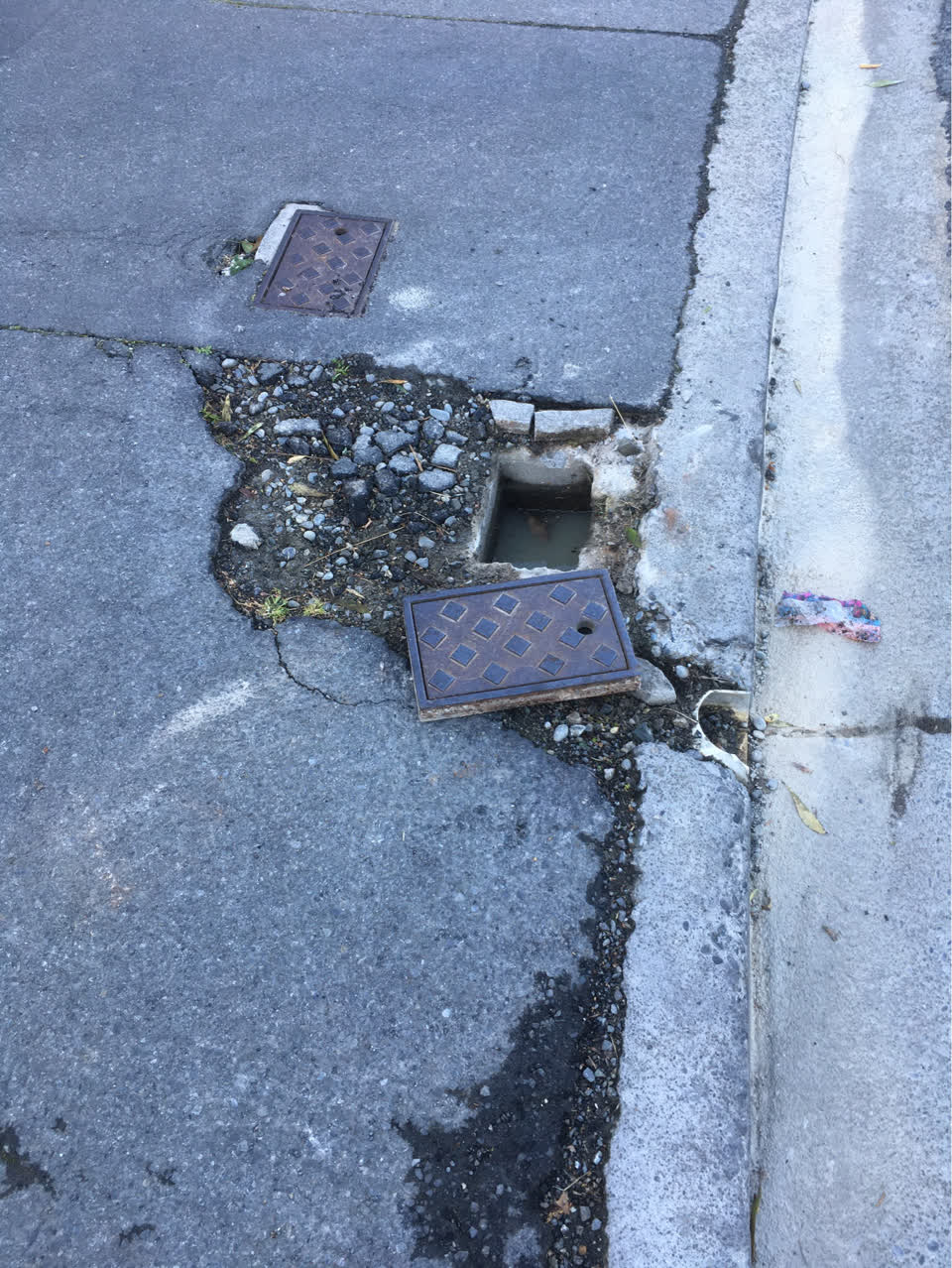 The photograph attached to this roading/streets report