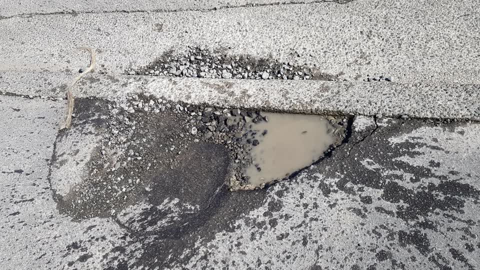 The photograph attached to this roading/streets report