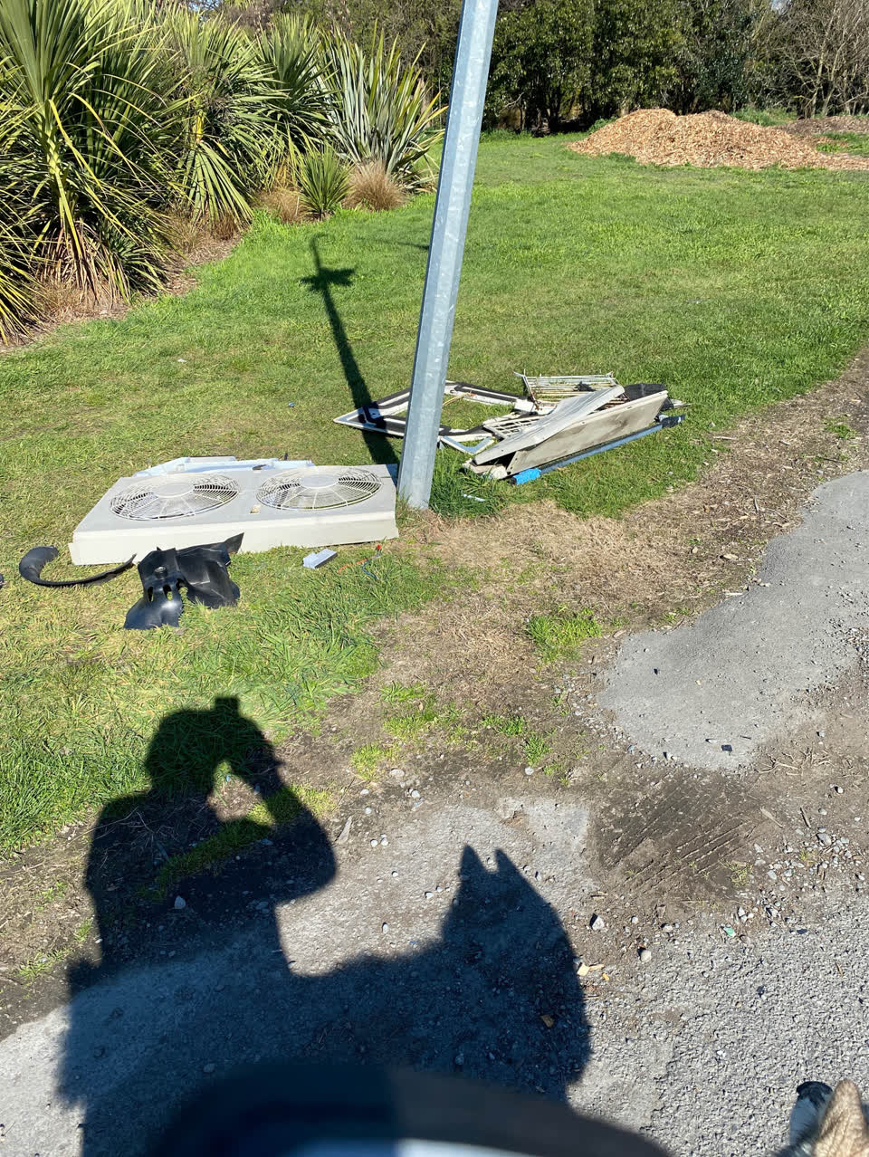 The photograph attached to this rubbish/recycling report