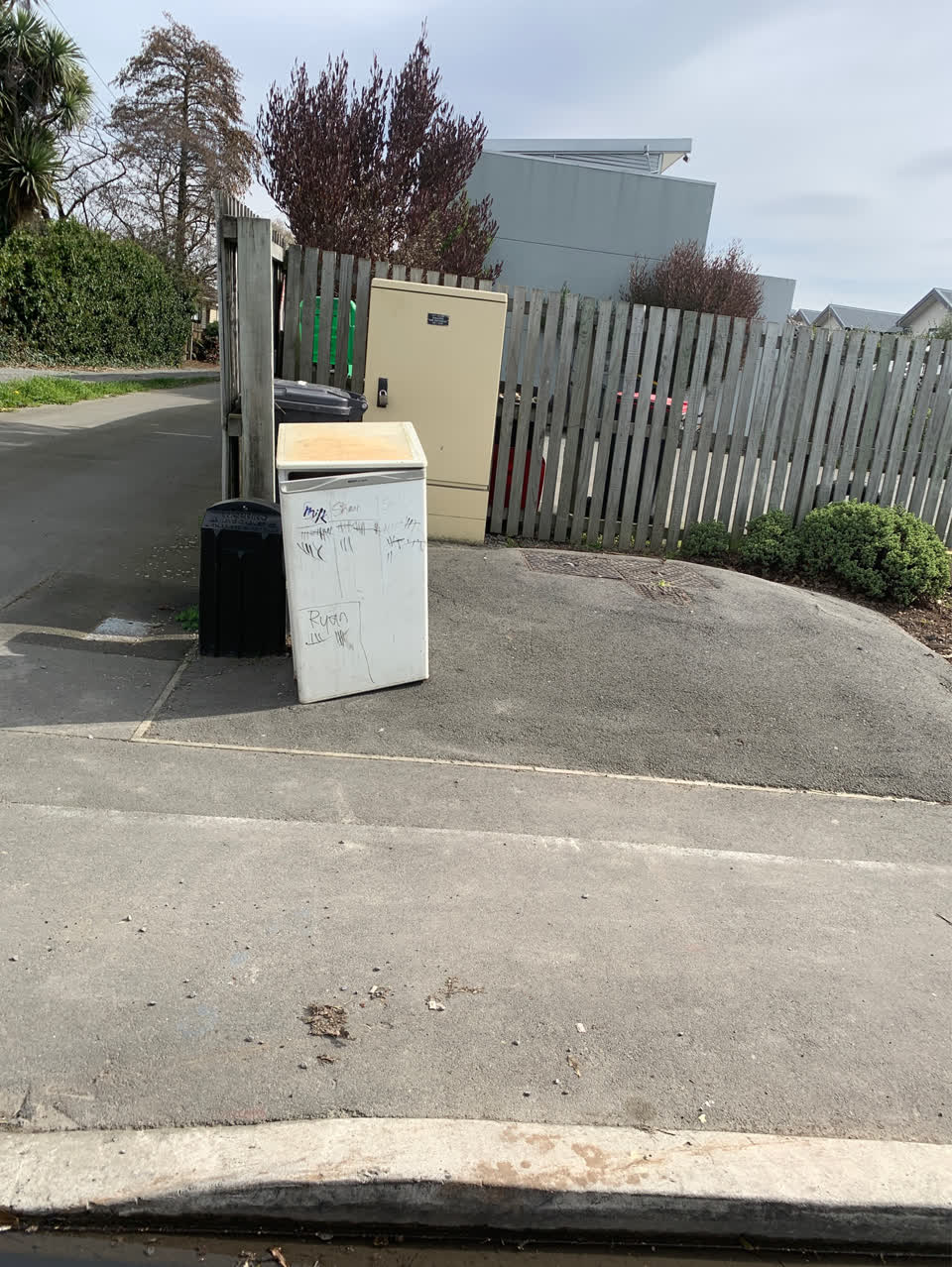 The photograph attached to this rubbish/recycling report