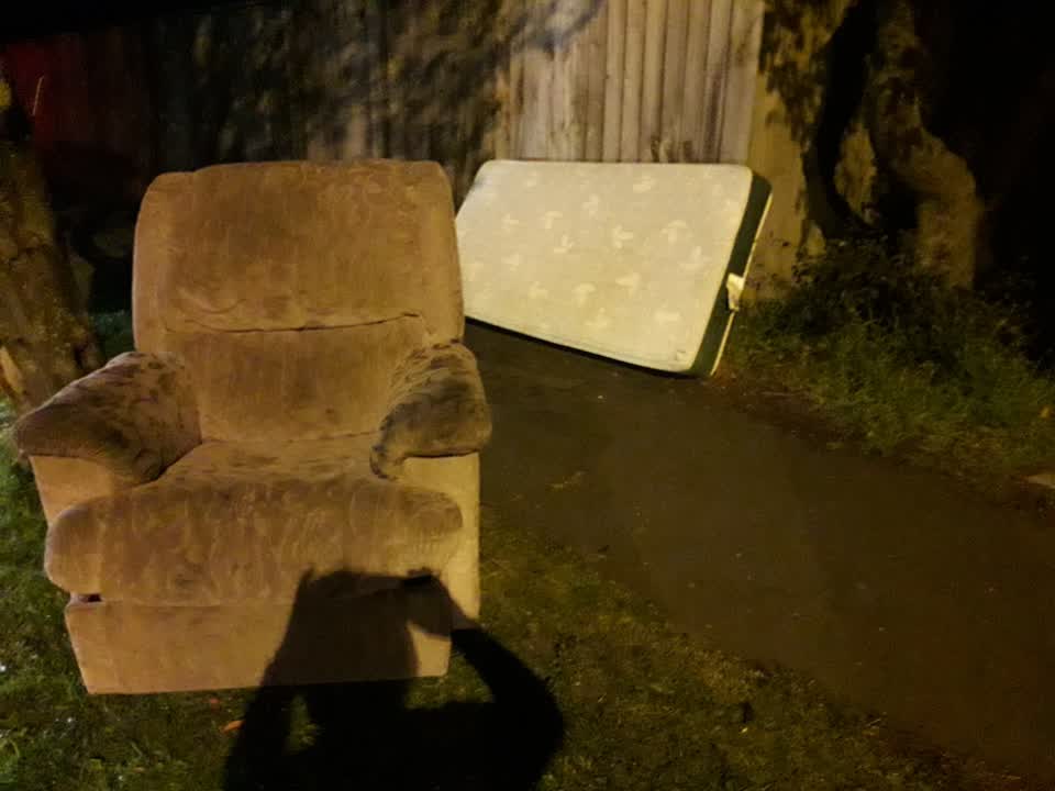 The photograph attached to this rubbish/recycling report
