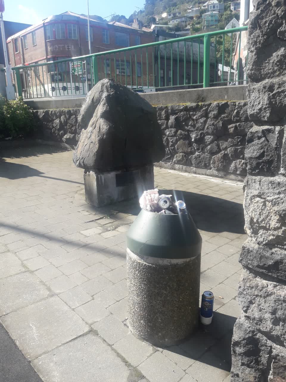 The photograph attached to this rubbish/recycling report
