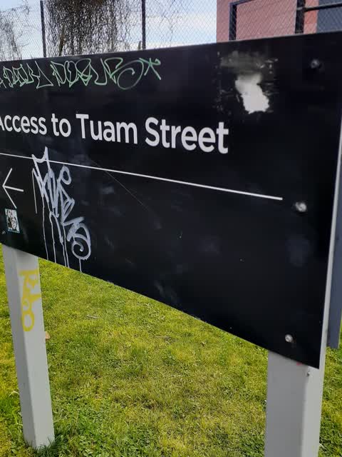 Graffiti, a report photo
