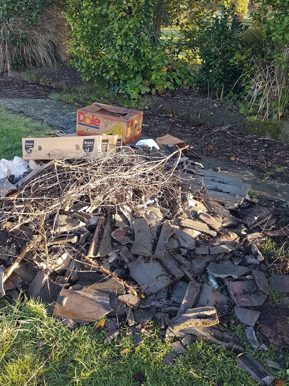 The photograph attached to this rubbish/recycling report