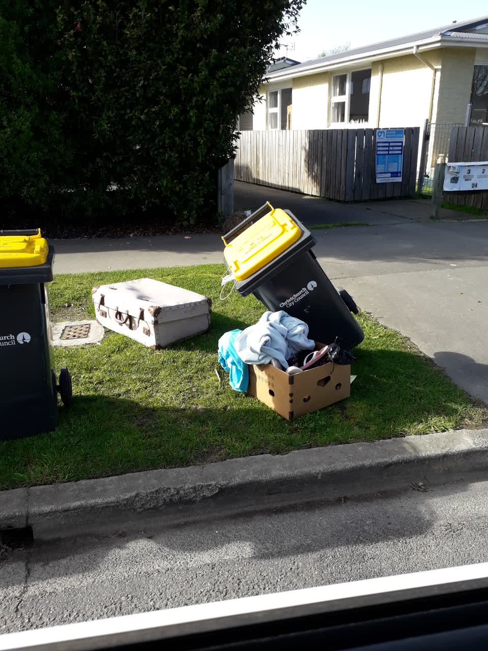 The photograph attached to this rubbish/recycling report