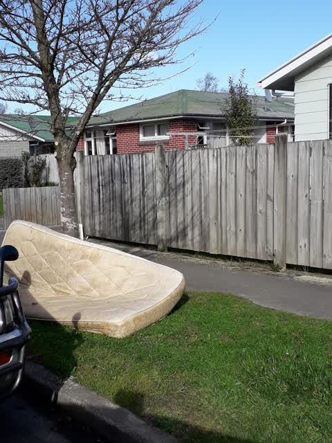 Rubbish/Recycling, a report photo