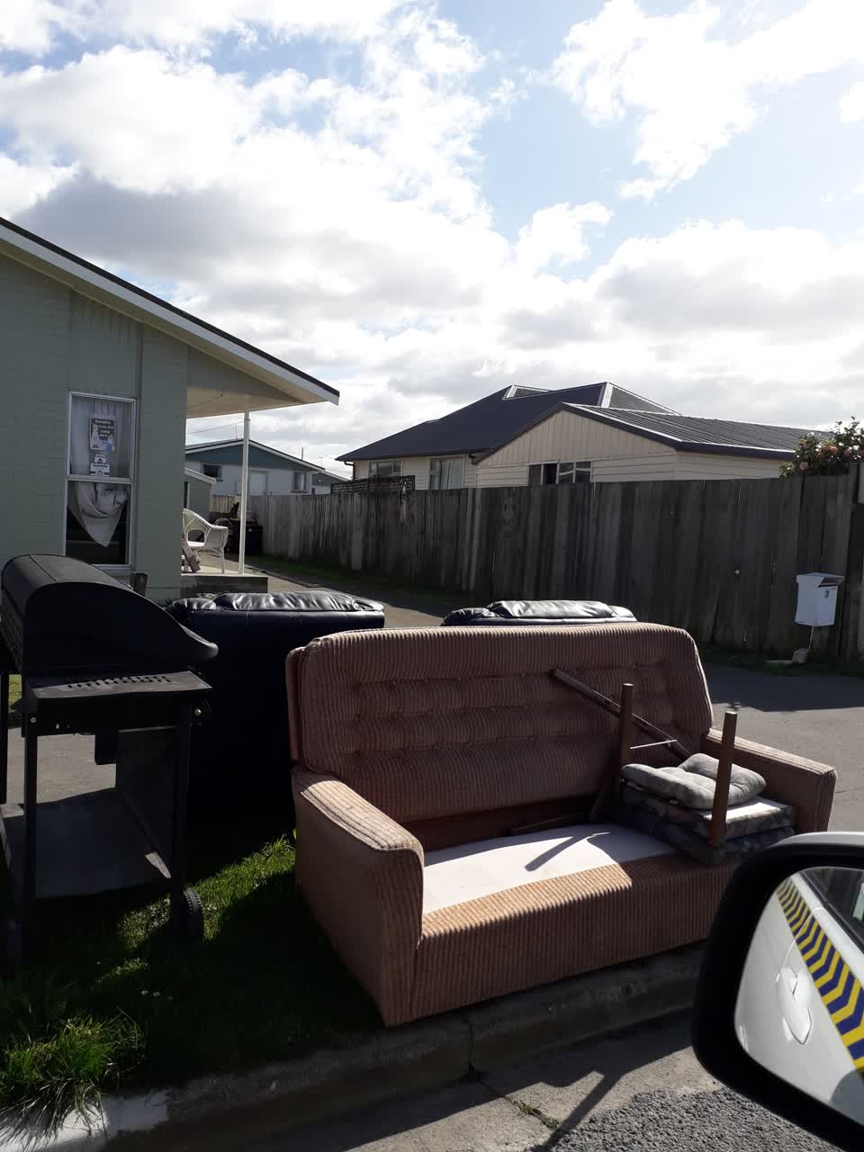 The photograph attached to this rubbish/recycling report