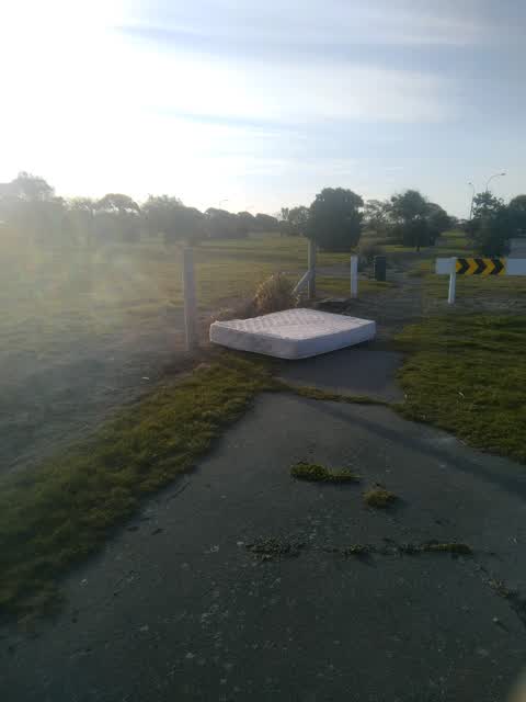Rubbish/Recycling, a report photo