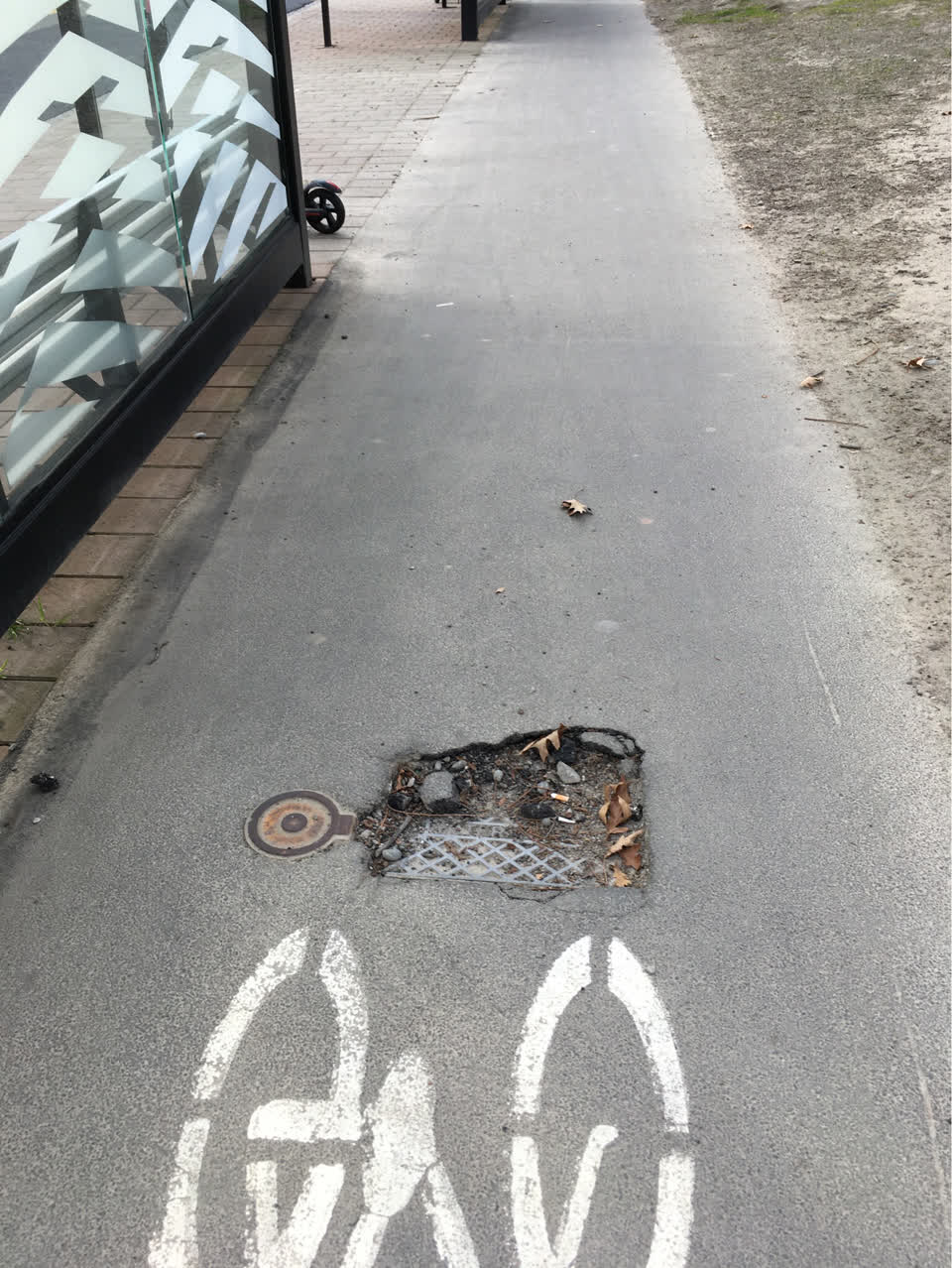 The photograph attached to this roading/streets report