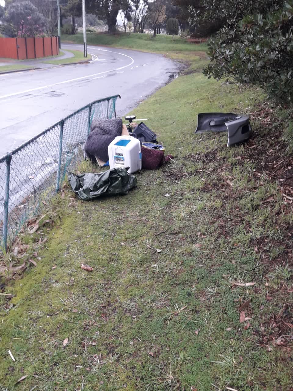 The photograph attached to this rubbish/recycling report
