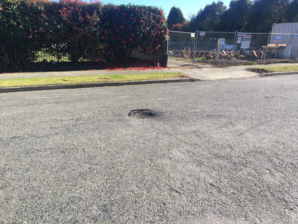 The photograph attached to this roading/streets report