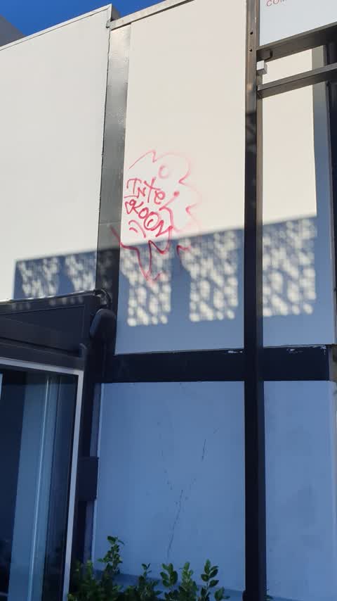 Graffiti, a report photo