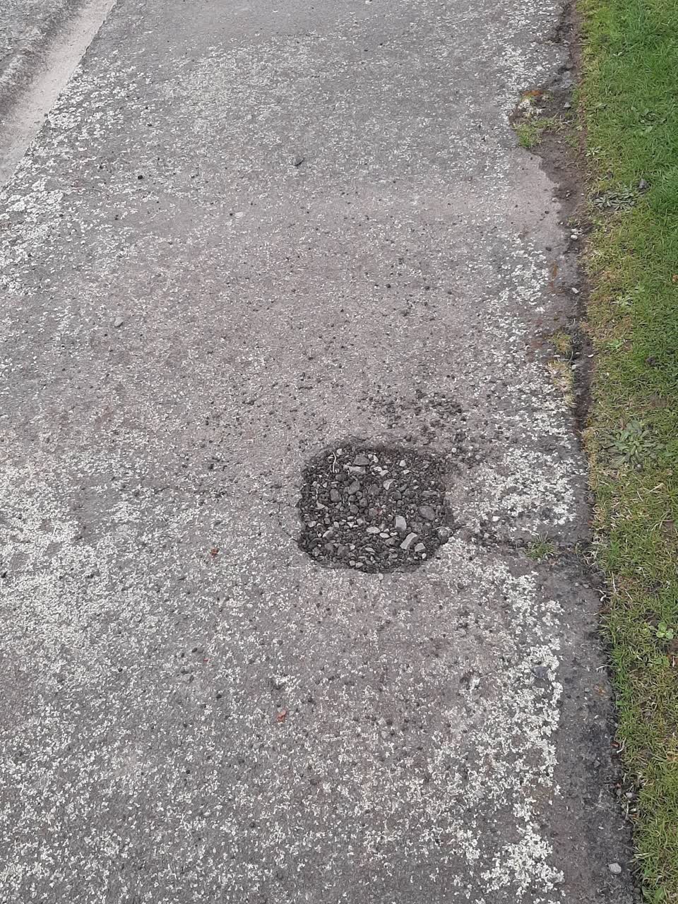The photograph attached to this roading/streets report
