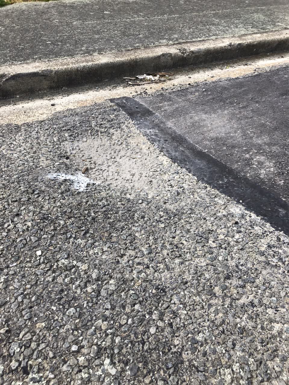 The photograph attached to this roading/streets report