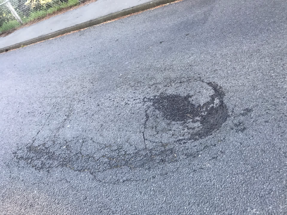 The photograph attached to this roading/streets report