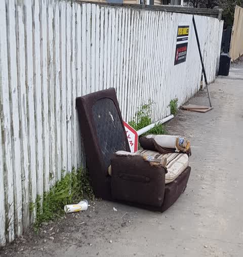 Rubbish/Recycling, a report photo