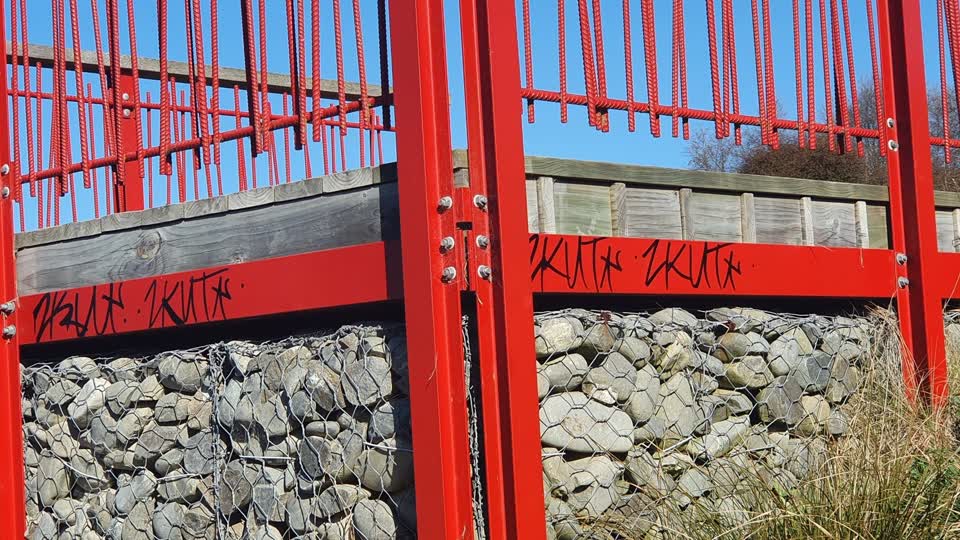 The photograph attached to this graffiti report