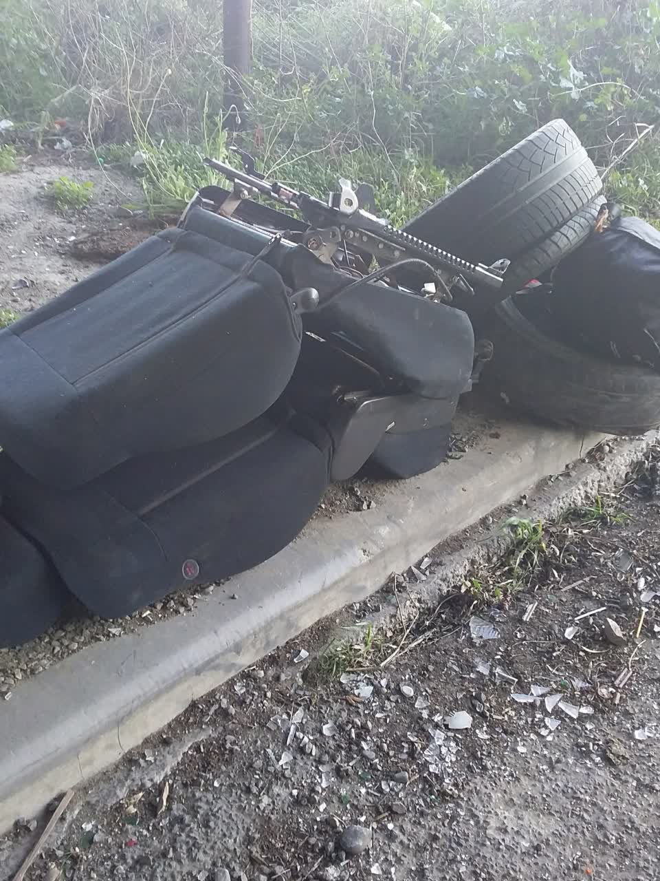 The photograph attached to this dumped rubbish report